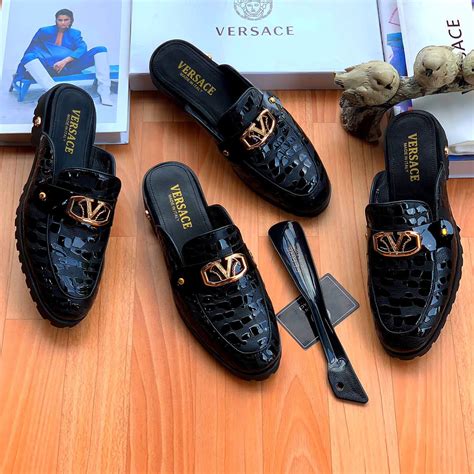 completino versace uomo|Versace Men's Shoes, Clothing & Accessories .